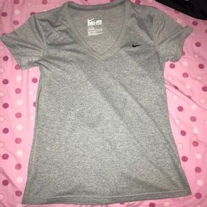 Women’s Nike Dri-Fit light grey shirt